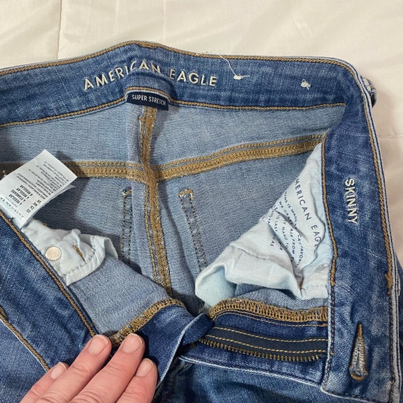 American Eagle Super Stretch Mid Rise Jeans Size 4 - Picture 7 of 8
